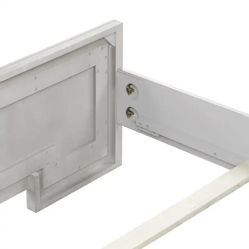 Lit en panneaux de bois blanc rustique