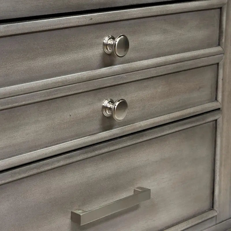 Table de nuit deux tiroirs en bois massif gris, style transitionnel