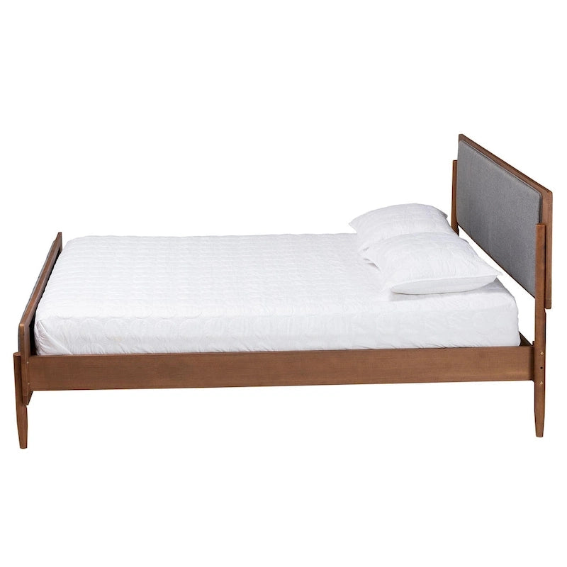 Lit plateforme en tissu gris et bois de noyer cendré de style Mid-Century Modern