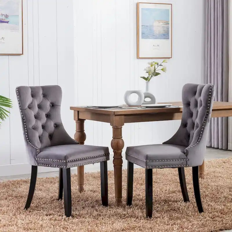 Chaises de salle à manger contemporaines haut de gamme rembourrées en velours touffeté en bois massif avec pieds en bois, garniture de clous de tapissier, lot de 2, doré