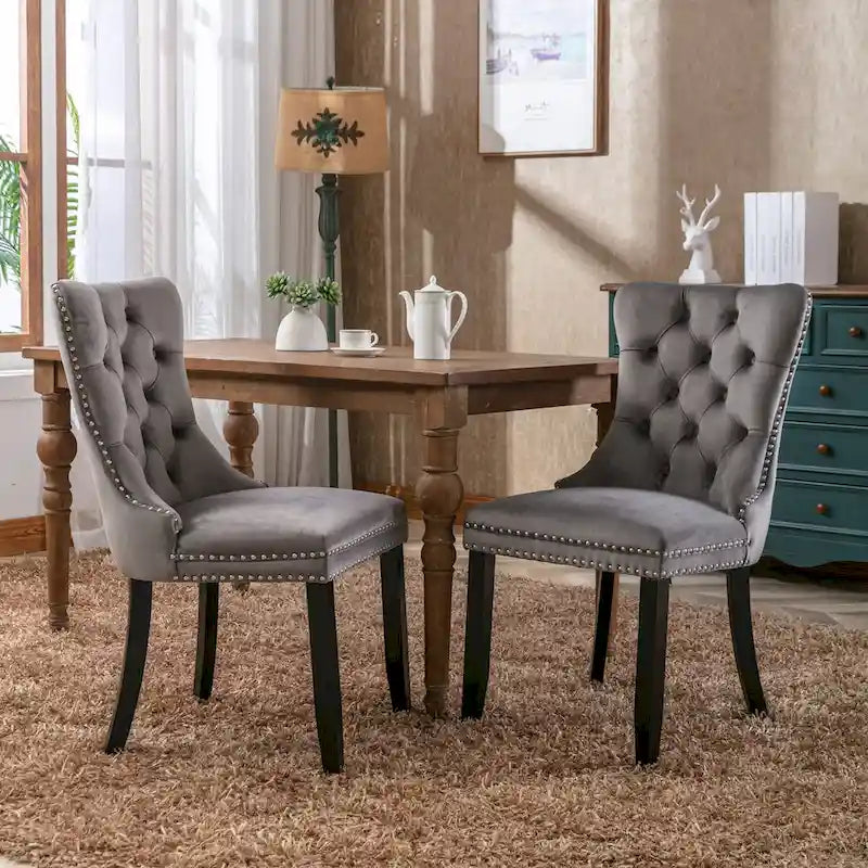 Chaises de salle à manger contemporaines haut de gamme rembourrées en velours touffeté en bois massif avec pieds en bois, garniture de clous de tapissier, lot de 2, doré